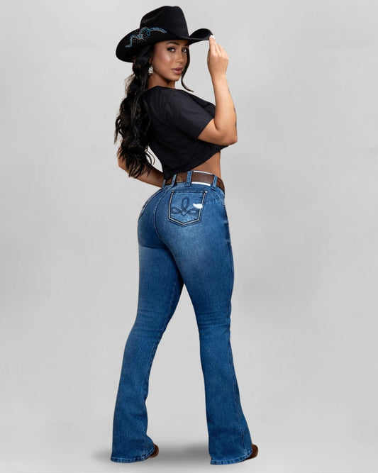 Calça country feminina ZENS flare azul marmorizado com bordado inspirado em ferradura nos bolsos traseiros
