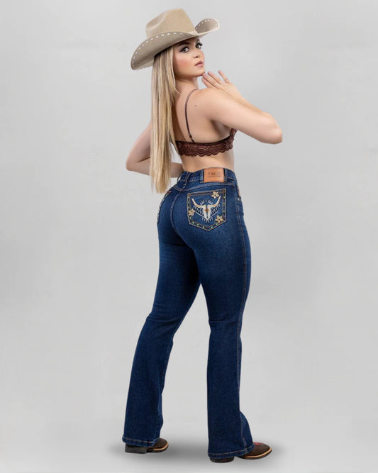Calça country feminina ARIAT flare azul escuro com bordado Longhorn com elementos florais nos bolsos traseiros
