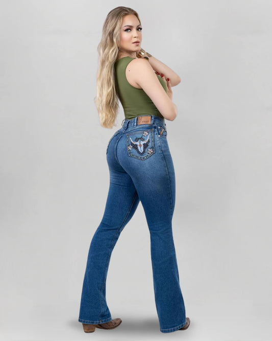 Calça country feminina ARIAT flare azul médio com bordado Longhorn com elementos florais nos bolsos traseiros